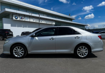 Подержанный автомобиль Toyota Camry Sedan 2012 года (8 фото)