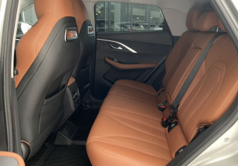 Подержанный автомобиль Omoda C5 2022 года (25 фото)