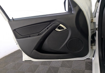 Подержанный автомобиль LADA (ВАЗ) Granta Sedan 2022 года (17 фото)