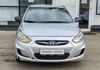 Подержанный автомобиль Hyundai Solaris Sedan 2012 года (2 фото)