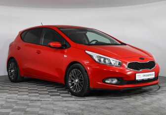 Подержанный автомобиль Kia Ceed Hatchback 2015 года (3 фото)
