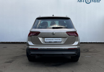 Подержанный автомобиль Volkswagen Tiguan 2018 года (6 фото)