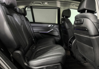 Подержанный автомобиль BMW X7 2019 года (14 фото)
