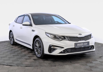 Подержанный автомобиль Kia Optima Sedan 2019 года (3 фото)
