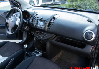 Подержанный автомобиль Nissan Note 2010 года (7 фото)