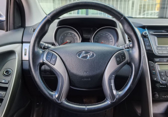 Подержанный автомобиль Hyundai i30 Hatchback 2013 года (12 фото)
