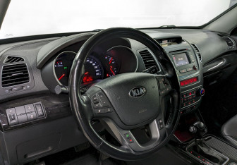 Подержанный автомобиль Kia Sorento 2019 года (13 фото)