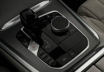 Подержанный автомобиль BMW X5 2020 года (18 фото)