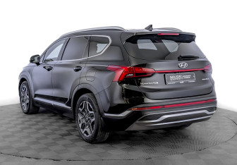 Подержанный автомобиль Hyundai Santa Fe 2022 года (7 фото)