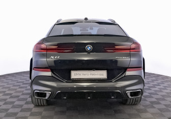 Подержанный автомобиль BMW X6 2025 года (6 фото)