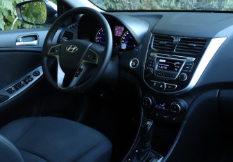 Подержанный автомобиль Hyundai Solaris Sedan 2015 года (12 фото)