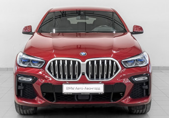 Подержанный автомобиль BMW X6 2020 года (2 фото)