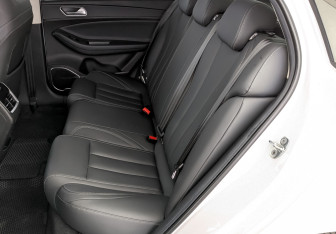 Подержанный автомобиль Omoda S5 2024 года (12 фото)