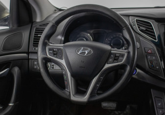 Подержанный автомобиль Hyundai i40 Wagon 2014 года (15 фото)