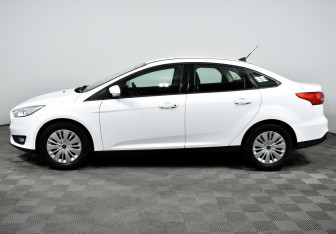 Подержанный автомобиль Ford Focus Sedan 2019 года (3 фото)