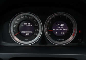 Подержанный автомобиль Volvo S60 2012 года (16 фото)