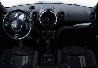 Подержанный автомобиль MINI Countryman 2018 года (13 фото)