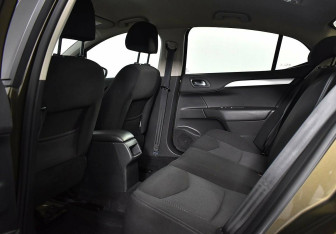 Подержанный автомобиль Citroen C4 Sedan 2015 года (6 фото)