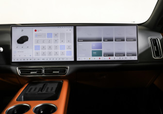 Подержанный автомобиль LiXiang L6 2024 года (14 фото)