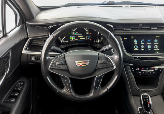 Подержанный автомобиль Cadillac XT5 2018 года (23 фото)