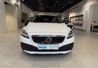 Подержанный автомобиль Volvo V40 Cross Country 2019 года (2 фото)