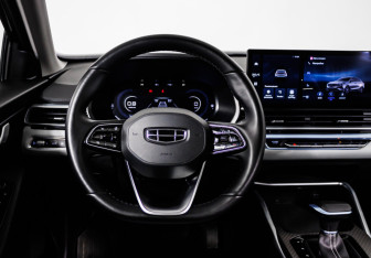 Подержанный автомобиль Geely Emgrand 2023 года (17 фото)