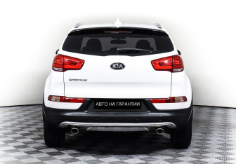 Подержанный автомобиль Kia Sportage 2015 года (6 фото)