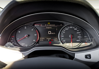 Подержанный автомобиль Audi Q7 2018 года (13 фото)