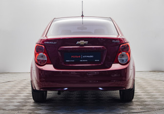 Подержанный автомобиль Chevrolet Aveo Sedan 2013 года (4 фото)