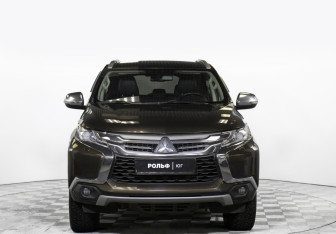 Подержанный автомобиль Mitsubishi Pajero Sport 2017 года (2 фото)