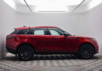 Подержанный автомобиль Land Rover Range Rover Velar 2017 года (4 фото)