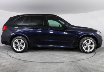 Подержанный автомобиль BMW X5 2018 года (6 фото)