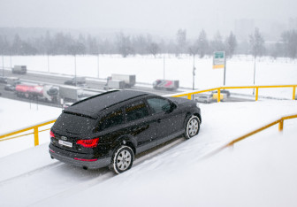 Подержанный автомобиль Audi Q7 2013 года (4 фото)