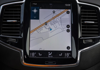 Подержанный автомобиль Volvo XC90 2019 года (17 фото)