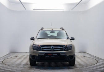 Подержанный автомобиль Renault Duster 2013 года (2 фото)