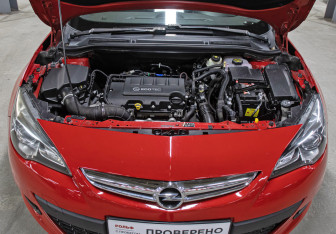 Подержанный автомобиль Opel Astra Hatchback 2012 года (9 фото)