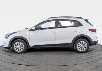 Подержанный автомобиль Kia Rio Hatchback 2021 года (8 фото)