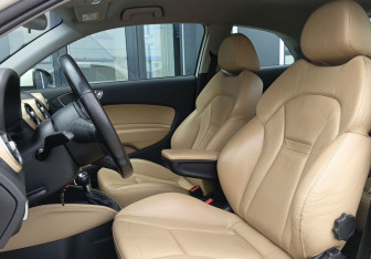 Подержанный автомобиль Audi A1 2010 года (20 фото)