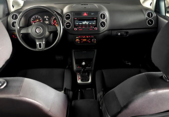 Подержанный автомобиль Volkswagen Golf Plus 2011 года (11 фото)