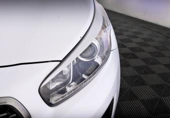 Подержанный автомобиль Kia Ceed Wagon 2017 года (16 фото)