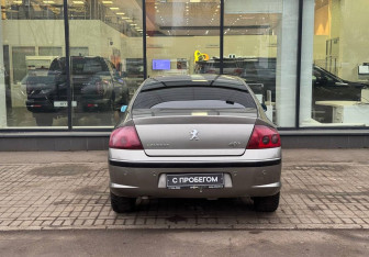 Подержанный автомобиль Peugeot 407 Sedan 2005 года (7 фото)