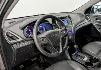 Подержанный автомобиль Hyundai Santa Fe 2016 года (16 фото)