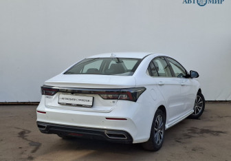 Подержанный автомобиль Omoda S5 2023 года (5 фото)