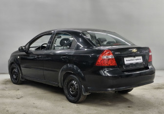Подержанный автомобиль Chevrolet Aveo Sedan 2007 года (7 фото)