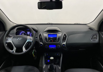 Подержанный автомобиль Hyundai ix35 2011 года (11 фото)