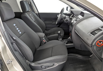 Подержанный автомобиль Renault Megane Sedan 2008 года (23 фото)