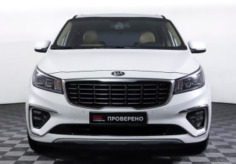 Подержанный автомобиль Kia Carnival 2020 года (2 фото)