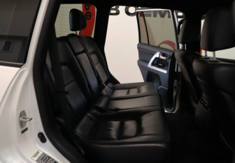 Подержанный автомобиль Toyota Land Cruiser Suv 2014 года (23 фото)