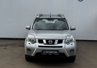 Подержанный автомобиль Nissan X-Trail 2013 года (2 фото)