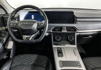 Подержанный автомобиль Exeed TXL 2022 года (12 фото)